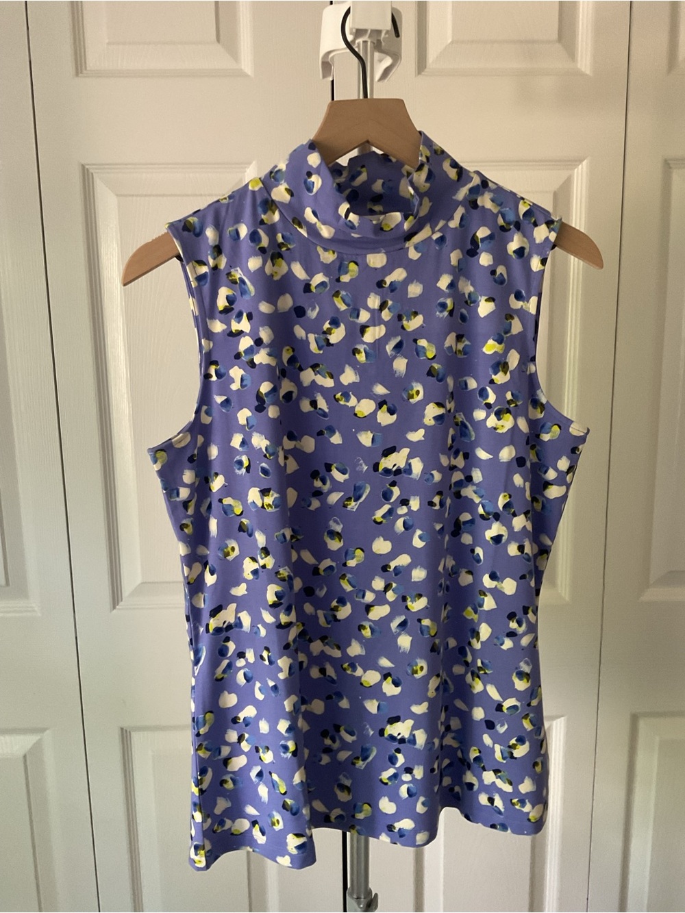 Isaac Mizrahi Purple Sleeveless Mock Neck Printed Top